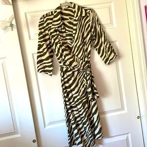 Zara Women Green and Cream Linen Wrap Dress